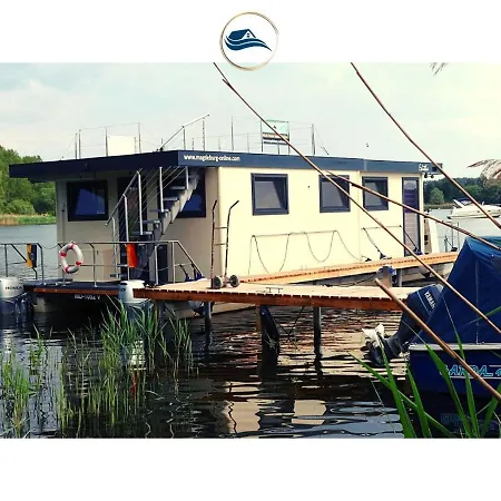 Editha Hausboot - Auf Wellen
